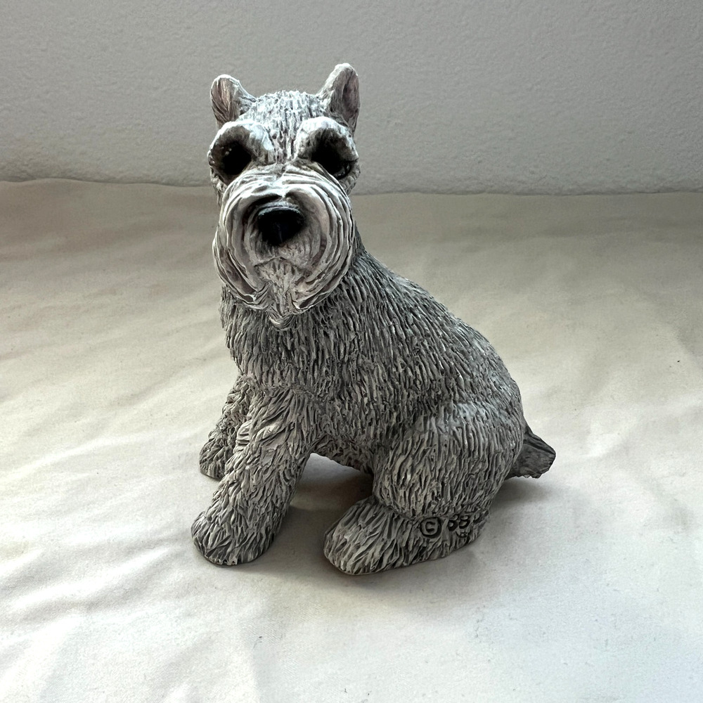 Schnauzer Dog Sculpture Figurine '88 Udc 4 inch